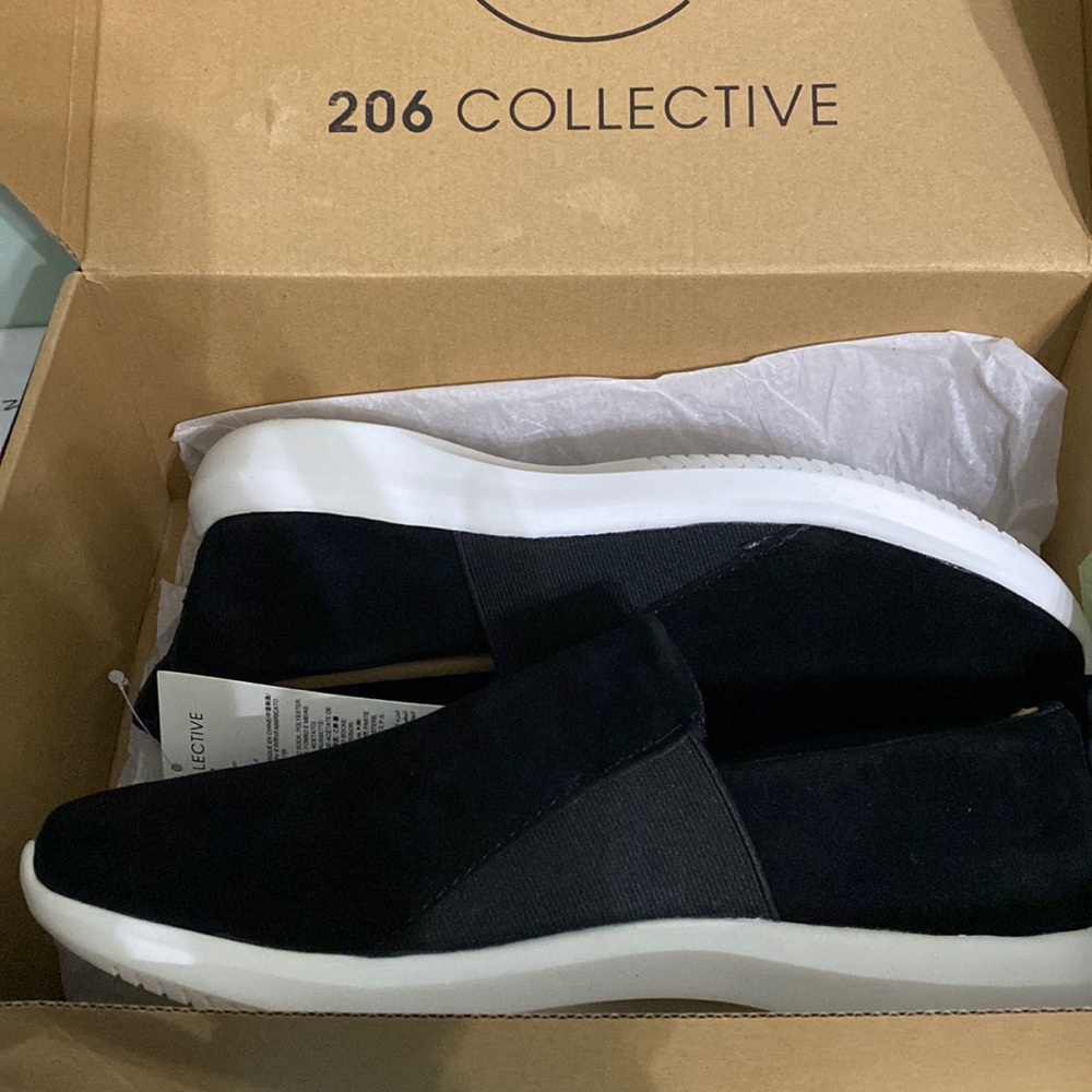 206 collective women’s Melba kid suede slip on sneaker. Size 8. NWT in box.